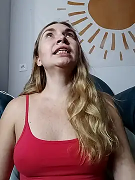 KisaVixen online show from 10.17.25