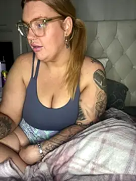 Snapshot of MysteriousMylaX chatting on 12.14.25 MysteriousMylaX online show from 12.14.25