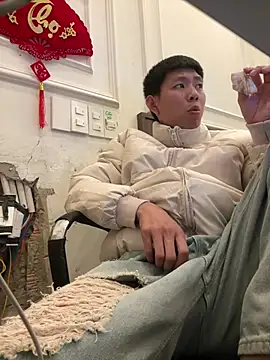 linh21107 online show from 04.22.26