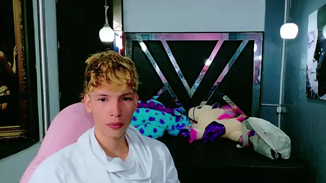 Snapshot of park_jimin1 chatting on 09.12.25 park jimin1 online show from 09.12.25