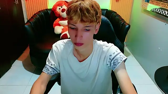 Snapshot of park_jimin1 chatting on 09.18.25 park jimin1 online show from 09.18.25