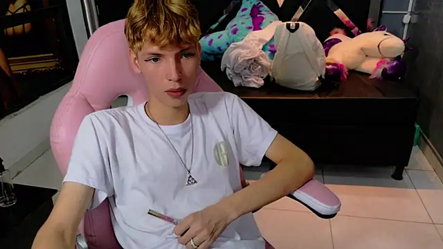 Snapshot of park_jimin1 chatting on 09.22.25 park jimin1 online show from 09.22.25