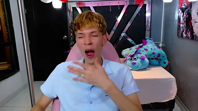 Snapshot of park_jimin1 chatting on 09.24.25 park jimin1 online show from 09.24.25