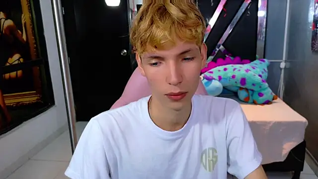 Snapshot of park_jimin1 chatting on 09.25.25 park jimin1 online show from 09.25.25