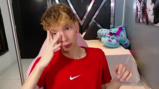 Snapshot of park_jimin1 chatting on 10.03.25 park jimin1 online show from 10.03.25