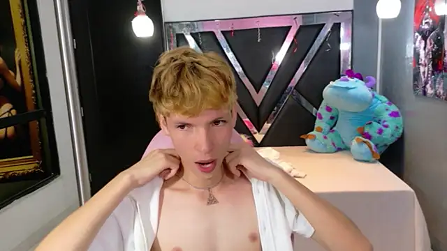 Snapshot of park_jimin1 chatting on 10.04.25 park jimin1 online show from 10.04.25