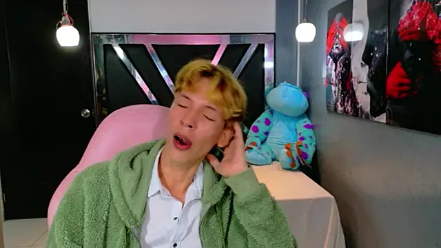 Snapshot of park_jimin1 chatting on 10.08.25 park jimin1 online show from 10.08.25