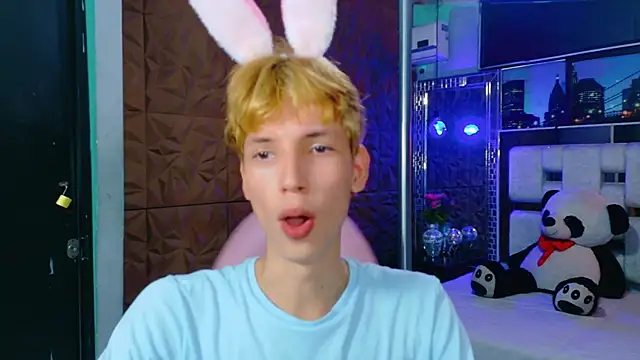 Snapshot of park_jimin1 chatting on 10.12.25 park jimin1 online show from 10.12.25