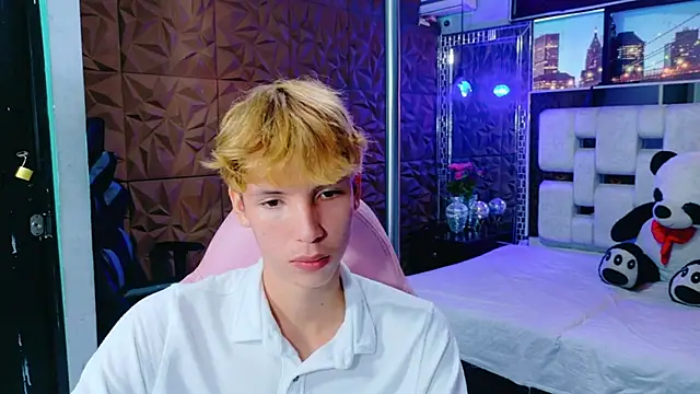 Snapshot of park_jimin1 chatting on 10.13.25 park jimin1 online show from 10.13.25