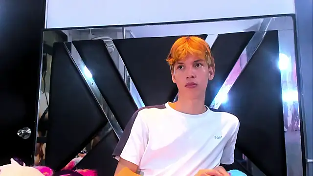 Snapshot of park_jimin1 chatting on 10.16.25 park jimin1 online show from 10.16.25