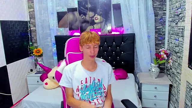 Snapshot of park_jimin1 chatting on 10.19.25 park jimin1 online show from 10.19.25