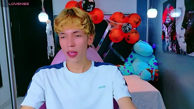 Snapshot of park_jimin1 chatting on 10.24.25 park jimin1 online show from 10.24.25