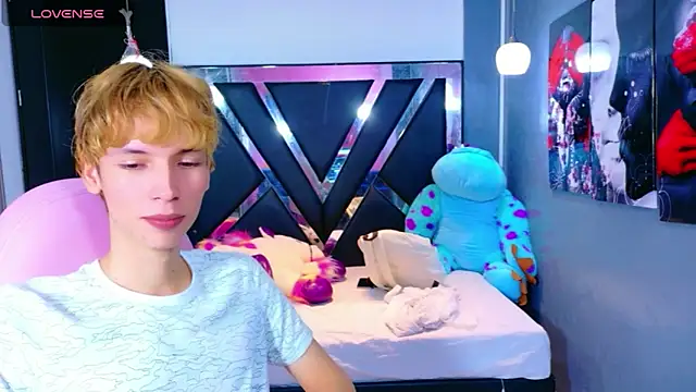 Snapshot of park_jimin1 chatting on 10.30.25 park jimin1 online show from 10.30.25