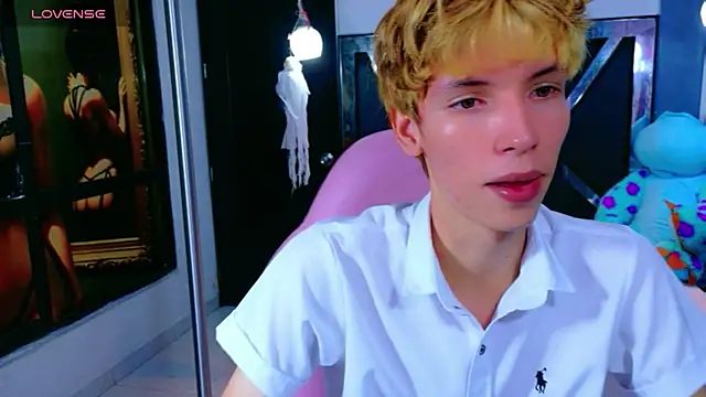 Snapshot of park_jimin1 chatting on 11.02.25 park jimin1 online show from 11.02.25