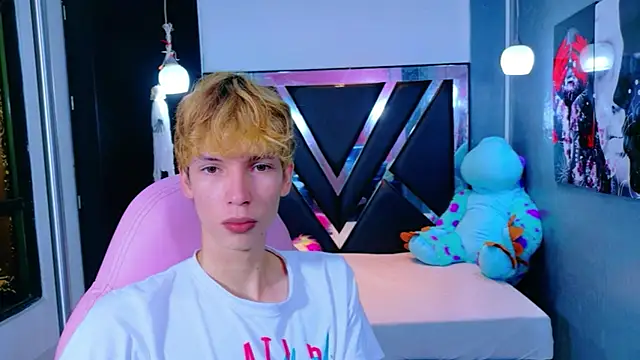 Snapshot of park_jimin1 chatting on 11.10.25 park jimin1 online show from 11.10.25