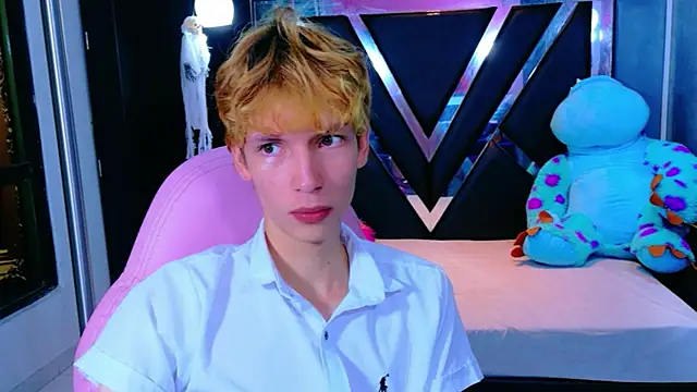 Snapshot of park_jimin1 chatting on 11.11.25 park jimin1 online show from 11.11.25