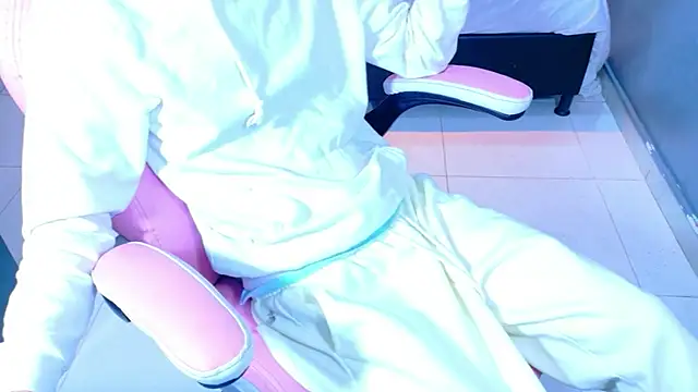 Snapshot of park_jimin1 chatting on 11.12.25 park jimin1 online show from 11.12.25