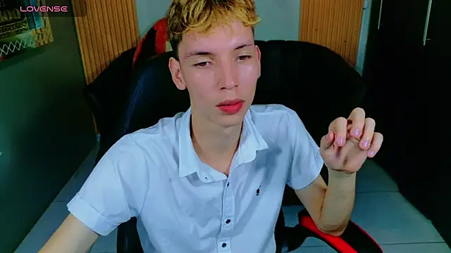 Snapshot of park_jimin1 chatting on 11.23.25 park jimin1 online show from 11.23.25