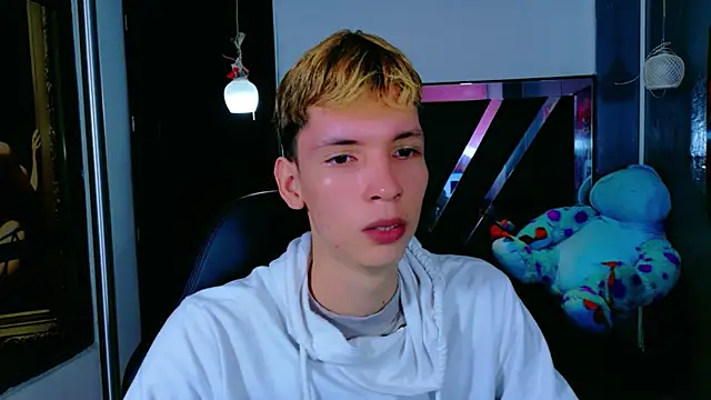 Snapshot of park_jimin1 chatting on 11.28.25 park jimin1 online show from 11.28.25