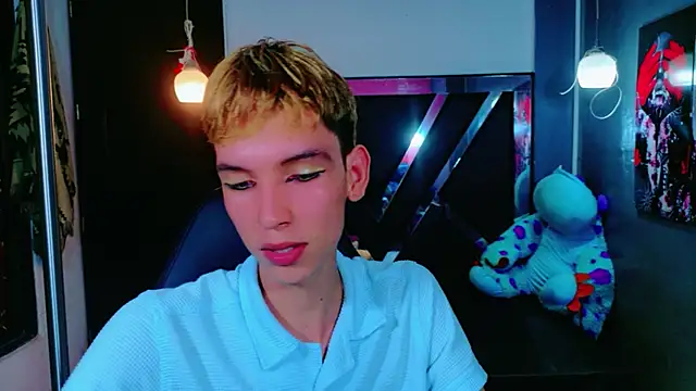 Snapshot of park_jimin1 chatting on 12.02.25 park jimin1 online show from 12.02.25