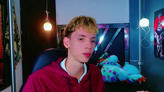 Snapshot of park_jimin1 chatting on 12.03.25 park jimin1 online show from 12.03.25