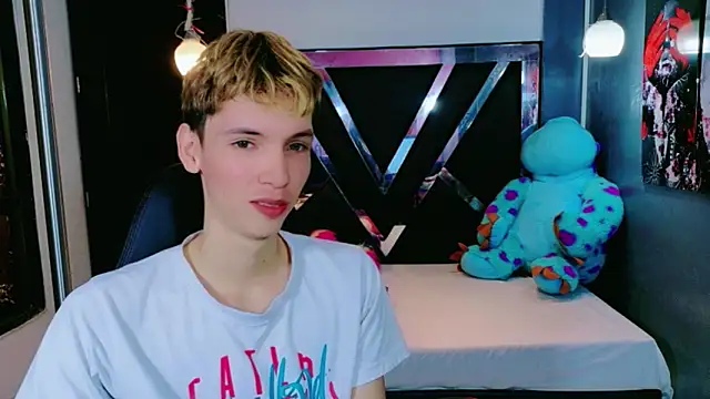 Snapshot of park_jimin1 chatting on 12.15.25 park jimin1 online show from 12.15.25