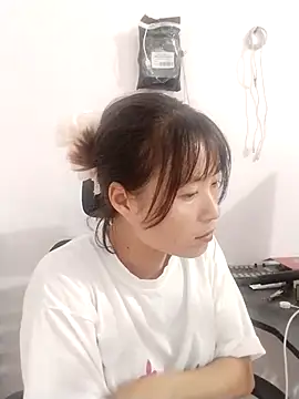 Snapshot of linda_bae00 chatting on 09.18.25 linda bae00 online show from 09.18.25