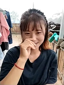 Snapshot of linda_bae00 chatting on 09.22.25 linda bae00 online show from 09.22.25