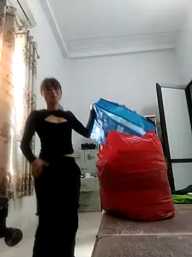 Snapshot of linda_bae00 chatting on 10.10.25 linda bae00 online show from 10.10.25