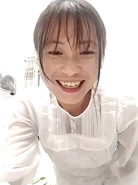 Snapshot of linda_bae00 chatting on 10.14.25 linda bae00 online show from 10.14.25