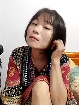 Snapshot of linda_bae00 chatting on 10.18.25 linda bae00 online show from 10.18.25