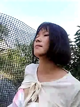 Snapshot of linda_bae00 chatting on 10.21.25 linda bae00 online show from 10.21.25