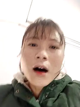 Snapshot of linda_bae00 chatting on 11.16.25 linda bae00 online show from 11.16.25