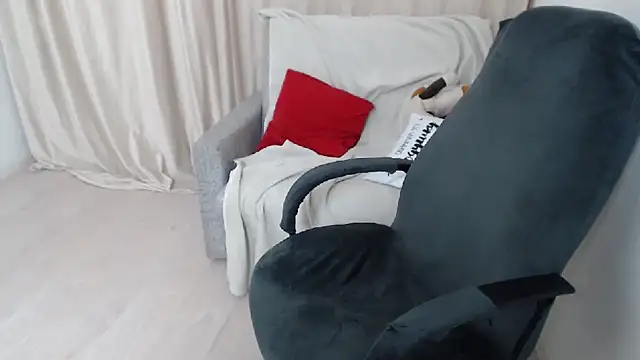 Snapshot of AdelinaLawson chatting on 03.19.25 AdelinaLawson online show from 03.19.25