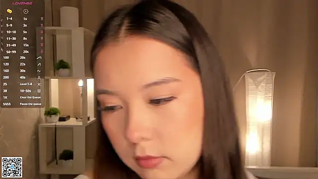 AlberthaEscue online show from 11.16.25