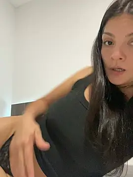 Danielaeliana online show from 02.14.26