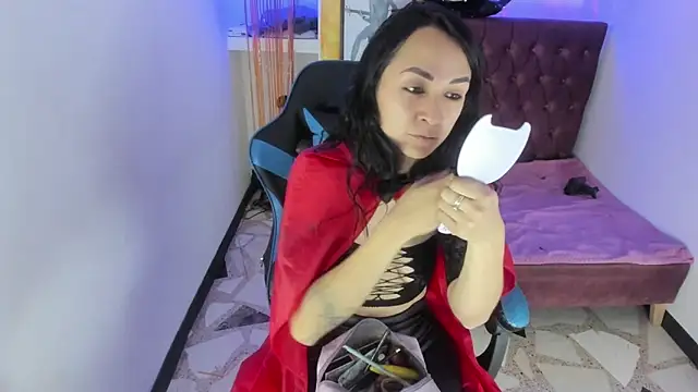 alison moon7 online show from 10.31.25