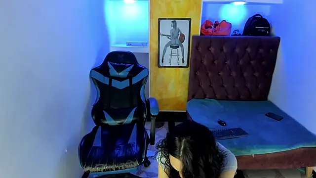 alison moon7 online show from 11.11.25