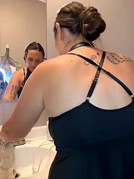 Snapshot of lillylooney chatting on 09.24.25 lillylooney online show from 09.24.25