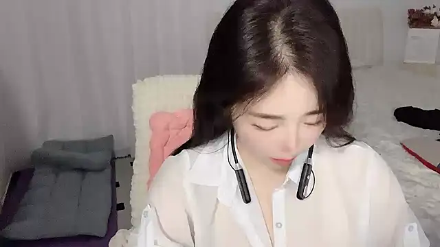 Xiali-166 online show from 11.23.25