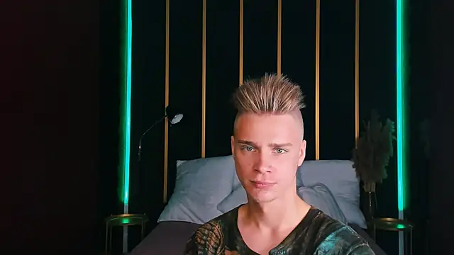 Snapshot of LawrenceMiles chatting on 09.15.25 LawrenceMiles online show from 09.15.25