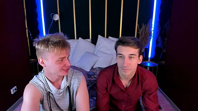 Snapshot of LawrenceMiles chatting on 09.28.25 LawrenceMiles online show from 09.28.25