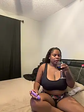 Snapshot of dreeFK chatting on 11.08.25 dreeFK online show from 11.08.25