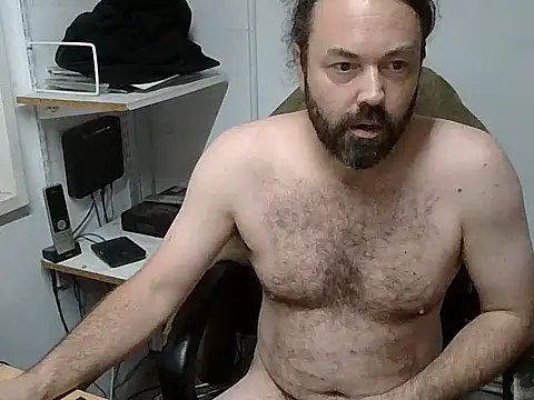 Snapshot of rogerevenmore chatting on 12.15.25 rogerevenmore online show from 12.15.25