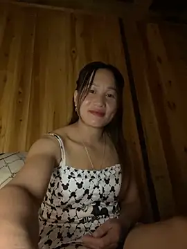 Snapshot of phungtiti chatting on 09.25.25 phungtiti online show from 09.25.25