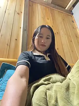 Snapshot of phungtiti chatting on 11.04.25 phungtiti online show from 11.04.25