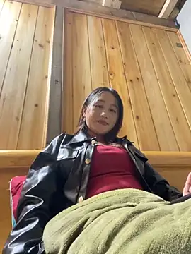 Snapshot of phungtiti chatting on 11.20.25 phungtiti online show from 11.20.25