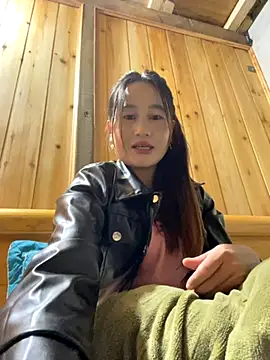 Snapshot of phungtiti chatting on 11.21.25 phungtiti online show from 11.21.25