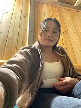 Snapshot of phungtiti chatting on 11.23.25 phungtiti online show from 11.23.25