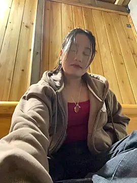 Snapshot of phungtiti chatting on 11.29.25 phungtiti online show from 11.29.25